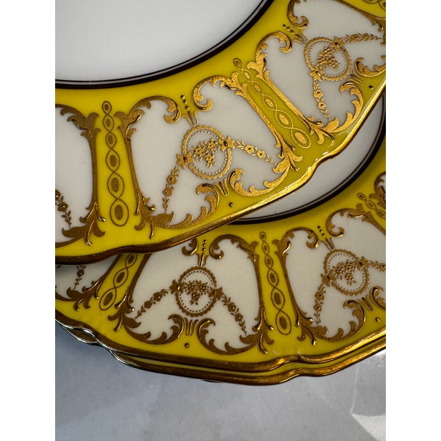 Neoclassical Antique Neoclassical Revival Royal Doulton Canary Yellow & Raised Gold Plates - Set of 10 For Sale - Image 3 of 10