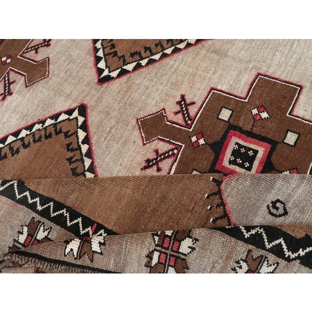 Textile Galerie Shabab Collection Mid-20th Century Handmade Turkish Anatolian Tribal Room Size Carpet For Sale - Image 7 of 8