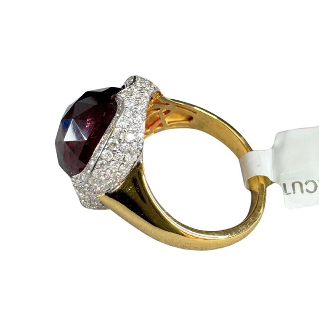 Contemporary 12.78 CTW Oval Ruby and Diamond Cocktail Ring in 18k Yellow Gold, Size 6 For Sale - Image 3 of 7