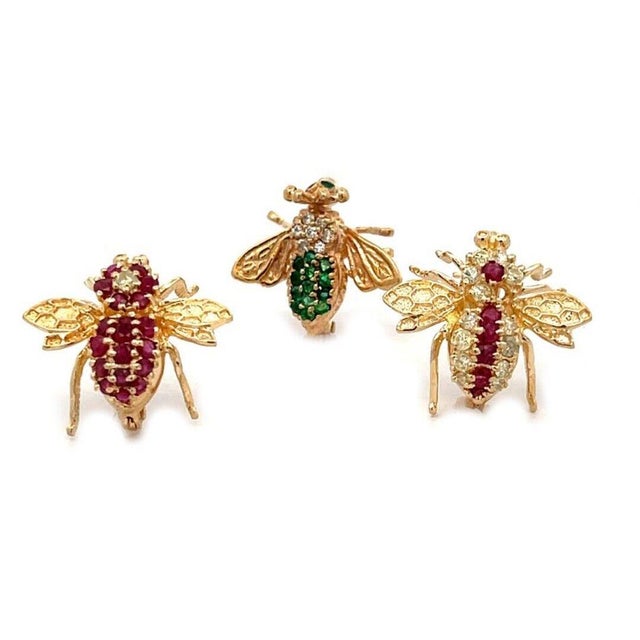 These adorable set of 3 small pins are crafted from 14k yellow gold featuring 3 bees they all have double carved wings;...