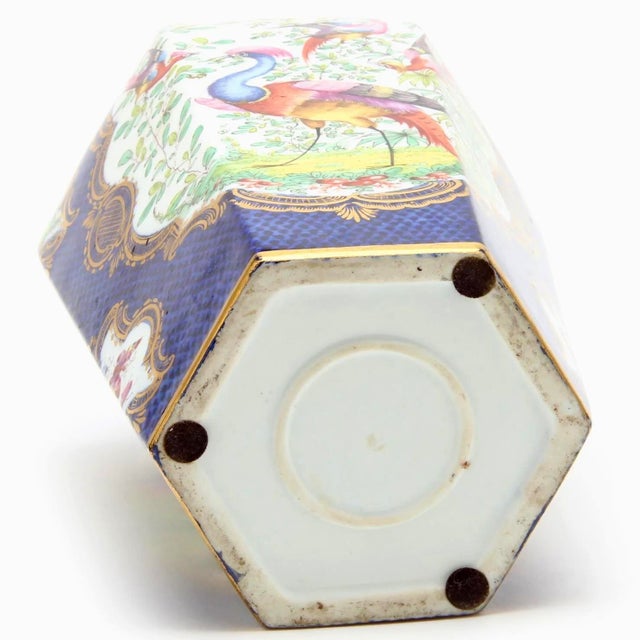 Ceramic Seven Piece “Chelsea Bird’ Pattern Garniture of Antique English Porcelain For Sale - Image 7 of 16