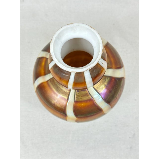 Vintage Art Glass Vase For Sale In New Orleans - Image 6 of 9