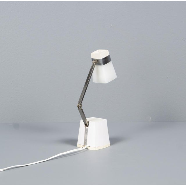 Ivory Japanese Taki Model Iris Table Lamp by Tada Kiko, 1960s For Sale - Image 8 of 18