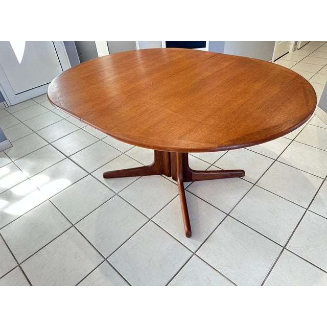 Scandinavian Extendable Dining Table in Teak attributed to Niels Otto (N. O.) Møller for CS Mobelfabrik, Denmark, 1960 For Sale - Image 3 of 18