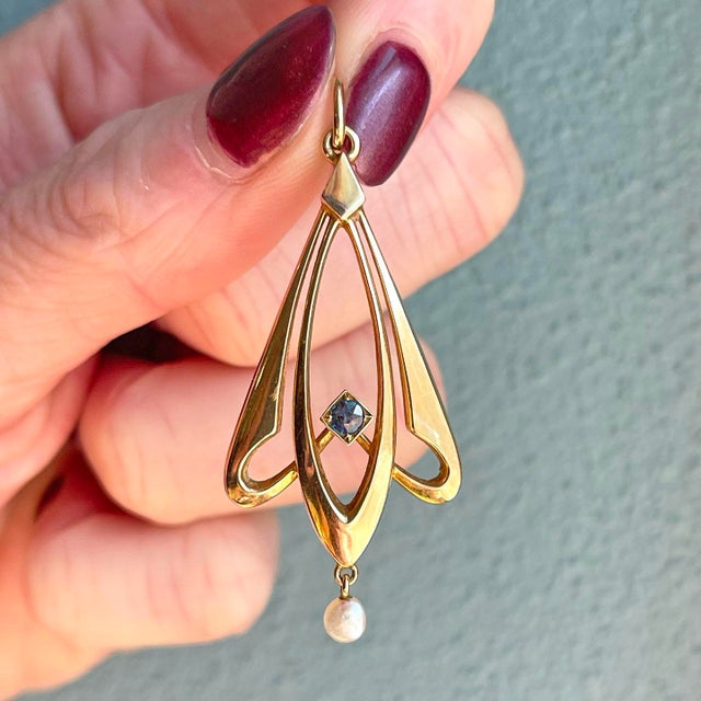 1910s Antique Art Nouveau Pendant, Sapphire & Pearl Drop , C. 1910 For Sale - Image 5 of 8