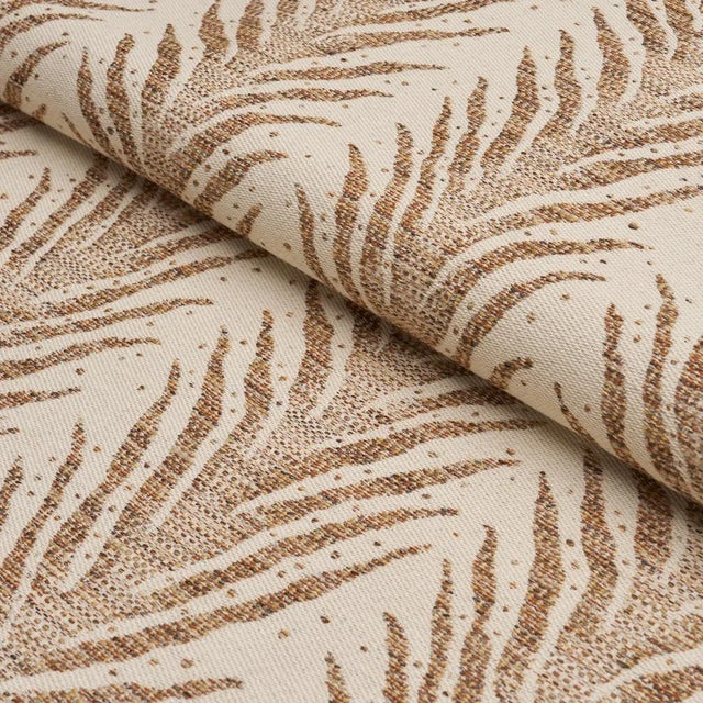 Schumacher SAMPLE - Schumacher x Celerie Kemble Creeping Fern Fabric In Biscuit For Sale - Image 4 of 4