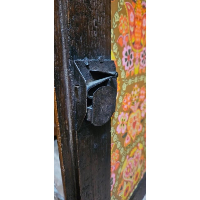 Antique 18th Century Louis XV Regional Low Sideboard in Oak For Sale - Image 6 of 14