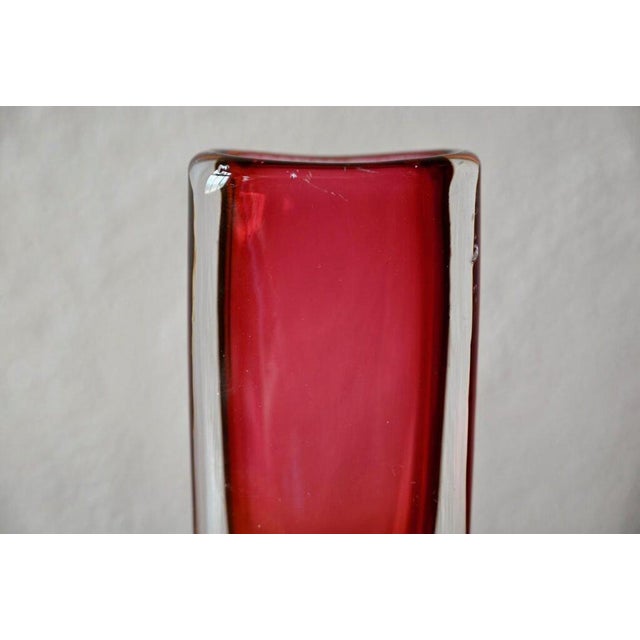 Maroon Swedish Glass Vase by Nils Landberg for Orrefors, 1960s For Sale - Image 8 of 13