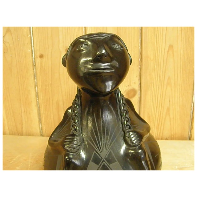 Late 20th Century Mata Ortiz Hand Coiled Blackware Effigy Pot by Rosa Quezada For Sale In Dallas - Image 6 of 18