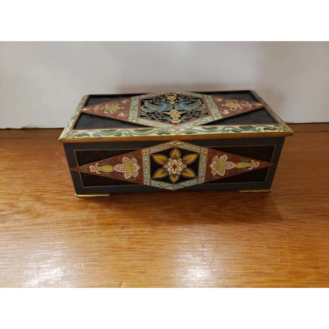 French 1890 French Cloisonne & Pressed Amber Glass Gilt Brass Jewelry Box For Sale - Image 3 of 7