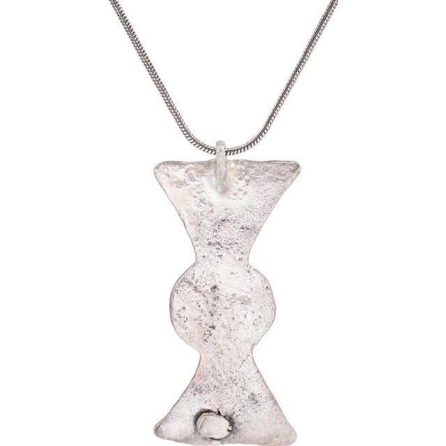 Traditional ROMAN LEGIONARY’S SWORD BELT MOUNT NECKLACE, EARLY-MID 4TH CENTURY AD For Sale - Image 3 of 5