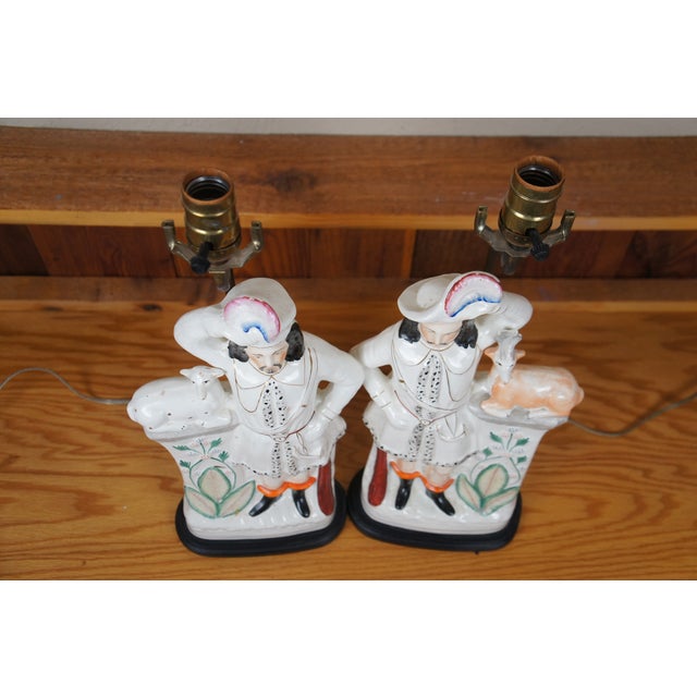 Mid 19th Century Pair Antique Staffordshire Scottish Highlander Animal Table Lamps For Sale - Image 5 of 12