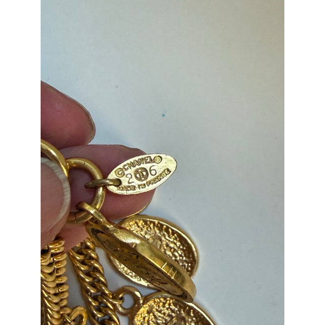 Metal Vintage 1990s Chanel Season 26 Gold-Plated Oval Medallion CC Charm Collar Necklace For Sale - Image 7 of 7