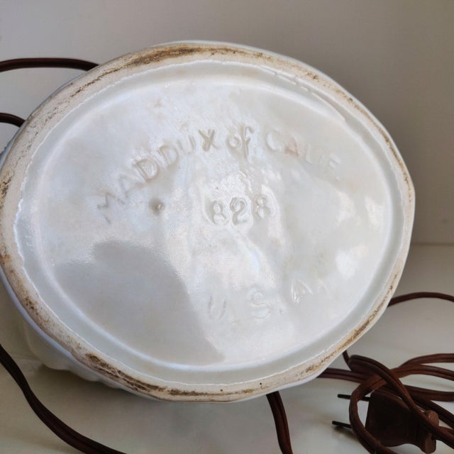 Mid Century White Swan Television Lamp For Sale In Lexington, KY - Image 6 of 9