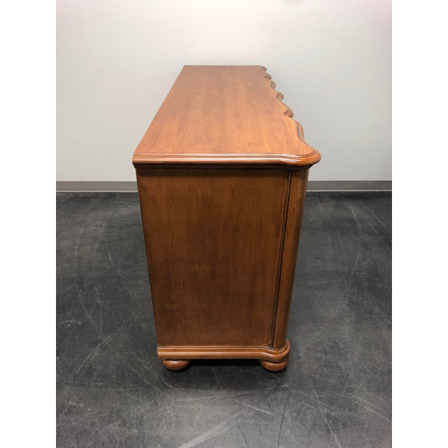 Pennsylvania House Transitional Style Serpentine Dressing ...