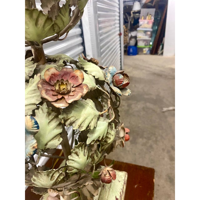 1960s Tole Painted Metal Table Lamp For Sale In Miami - Image 6 of 12