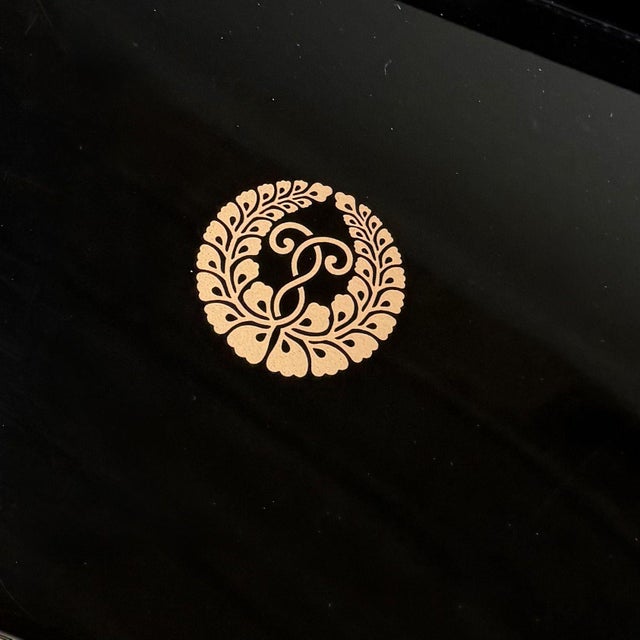 Wood Japanese Lacquer Tray with Fuji-Mon, 1970s For Sale - Image 7 of 13