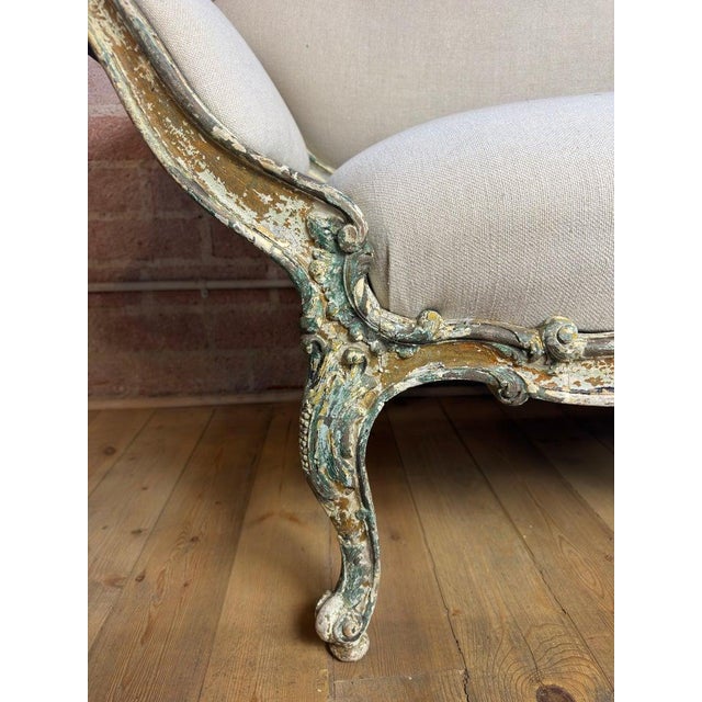 French Louis XV Corbeille Settee With Original Distressed Patina and Shell Crest For Sale - Image 12 of 18