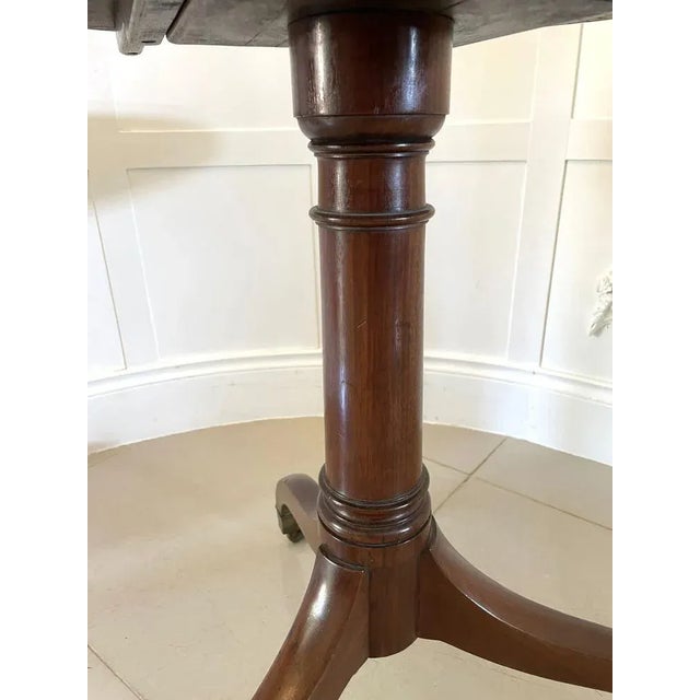 Wood Antique George III Circular Table Lamp in Mahogany, 1800 For Sale - Image 7 of 10