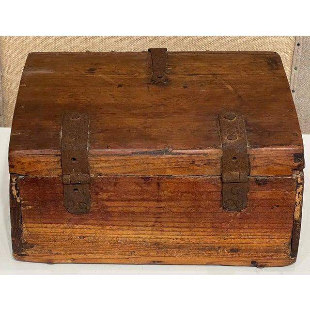 18th Century Dutch Walnut & Iron Polychromed Domed Table Box For Sale - Image 11 of 12