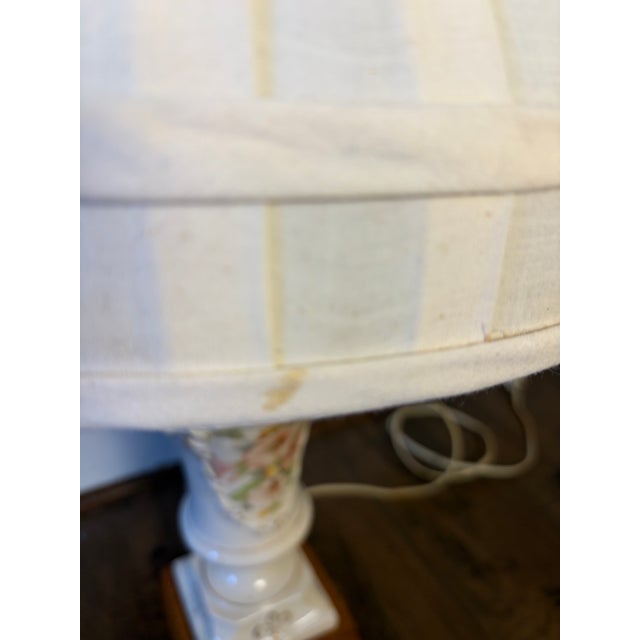 Vintage Floral Porcelain Urn Table Lamp With Sculptural Scroll Handles For Sale - Image 12 of 12