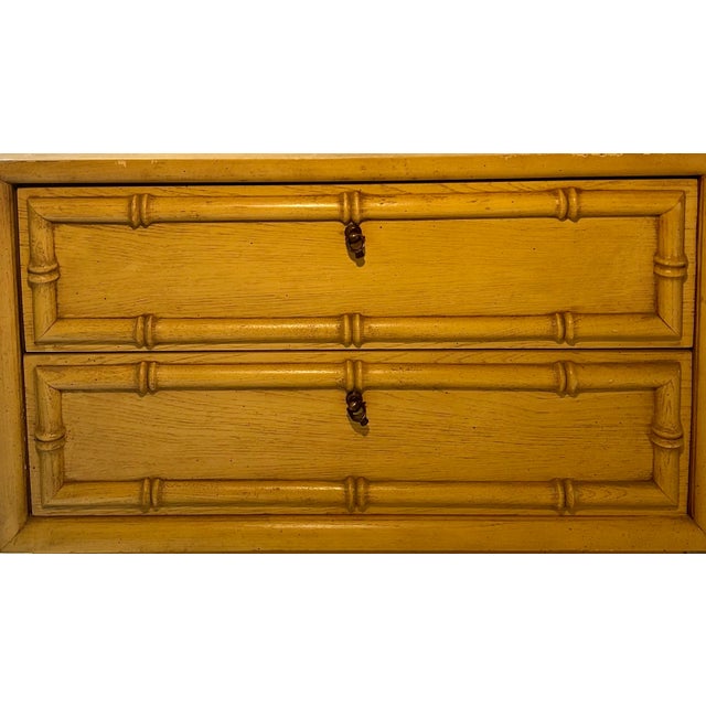 Light Yellow Vintage Chinoiserie Faux Bamboo Two Drawer End Table by American of Martinsville For Sale - Image 8 of 10