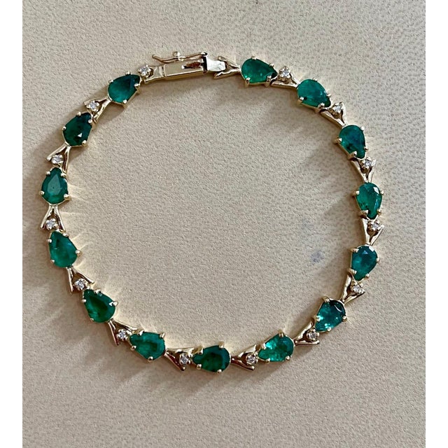 7 Carat Natural Brazil Emerald and Diamond Tennis Bracelet 14 Karat Yellow Gold For Sale - Image 14 of 18