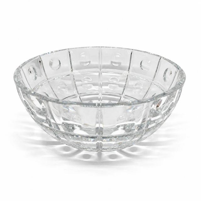 Baccarat - Crystal Bowl/Centerpiece - France, 20th Century. France, second half of the 20th century, probably the last...