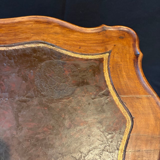 Mid 19th Century Antique French Louis XV Side Table or Desk With Inlaid Embossed Leather Top For Sale - Image 5 of 12