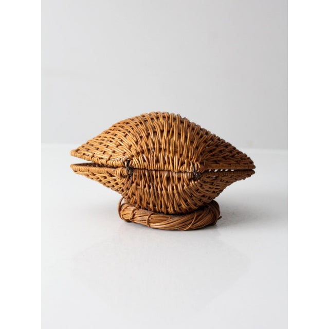 Vintage Wicker Clam Shell Basket With Lid For Sale - Image 6 of 10