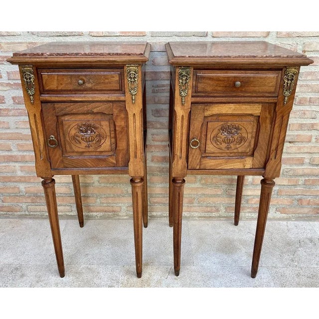 1920s French Louis XVI Style Bedside Tables in Walnut, 1920, Set of 2 For Sale - Image 5 of 12