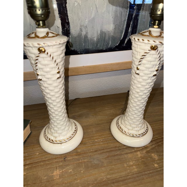 1950s Pair of Vintage Ceramic Diminutive Basket Gold Bow Lamps. For Sale - Image 6 of 12