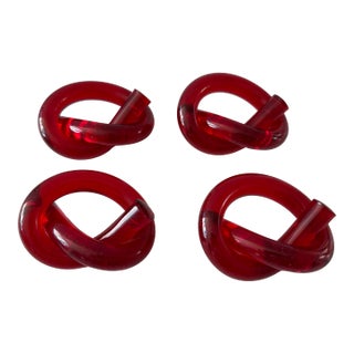 Mid 20th Century Set of 4 Red Lucite Acrylic Knot Napkin Rings Attributed to Dorothy Thorpe For Sale