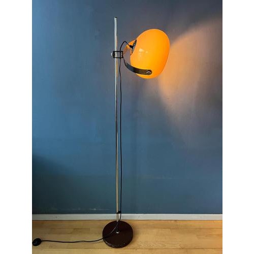 Dijkstra space age mushroom floor lamp with a beautiful glow. The mushroom shade can be turned in any direction and move...