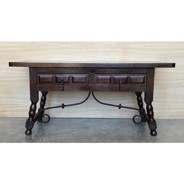 Early 20th Century Spanish rectangular coffee table with turned legs and four drawers For Sale - Image 9 of 18