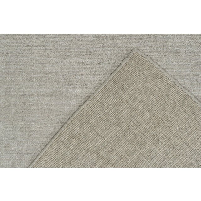 2010s Rug & Kilim’s Modern Rug in Solid Gray and Off-White Striae - 14x20 For Sale In New York - Image 6 of 7