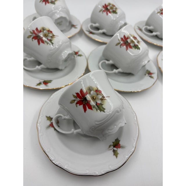 Porcelain Christmas Service from Johann Seltmann, 1960s, Set of 17 For Sale - Image 13 of 18