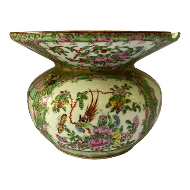 Antique Chinese Rose Medallion Porcelain Vase For Sale