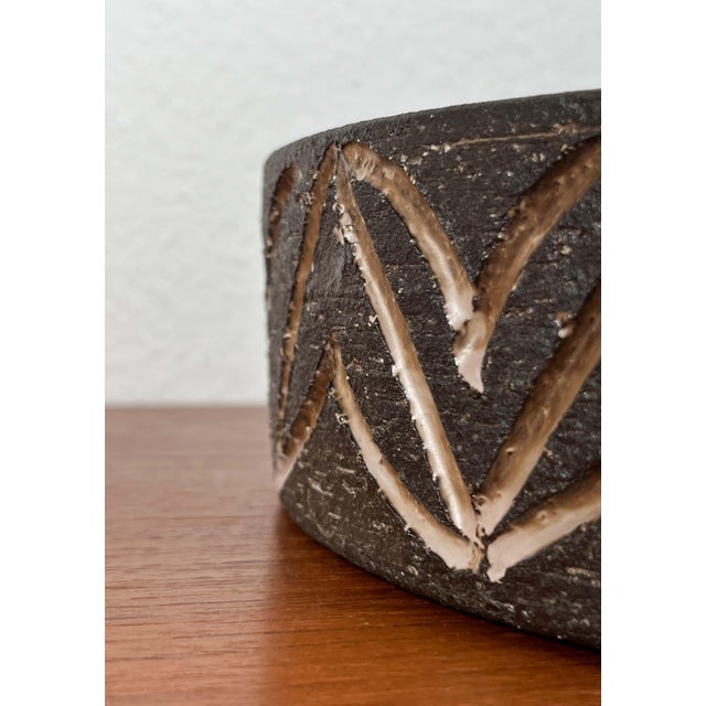 Ceramic Large Mid-Century Modern Danish Studio Pottery Bowl from Lovemose, 1960s For Sale - Image 7 of 18
