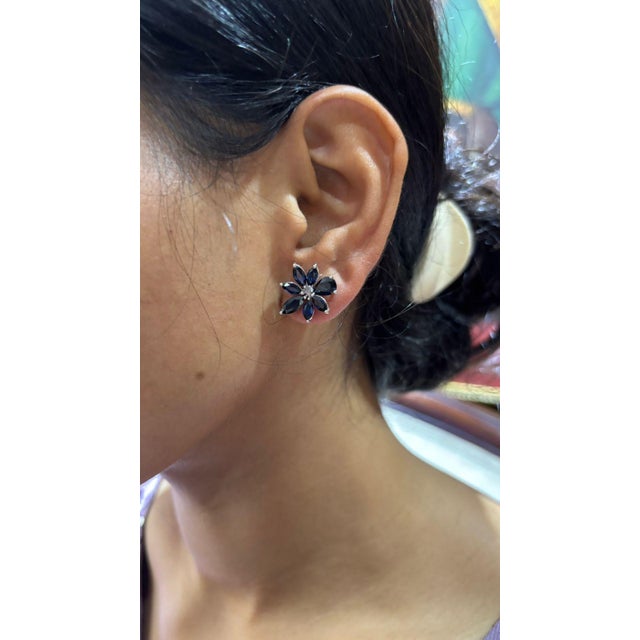 Natural blue sapphire 6.13cts earring in 18k gold For Sale - Image 13 of 18