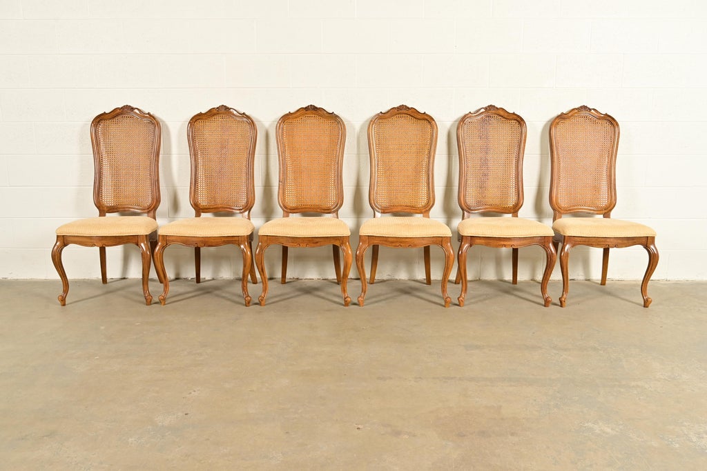 r1061r128 フランスアンティーク ラタンチェア Louis XV様式 ① Thomasville French Provincial Louis XV Carved Walnut and Cane Back