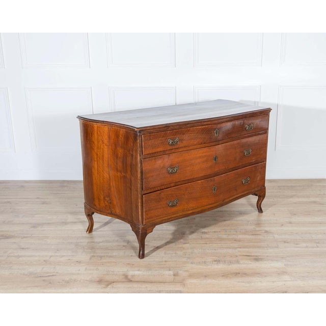 Directoire Chest of Drawers in Walnut 1780 Venice For Sale - Image 4 of 8