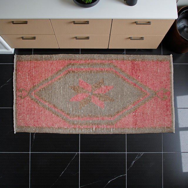 Farmhouse Hand Knotted Door Mat, Entryway Rug, Bath Mat, Kitchen Decor, Small Rug, Turkish Rug - 1′6″ × 2′11″ For Sale - Image 3 of 8