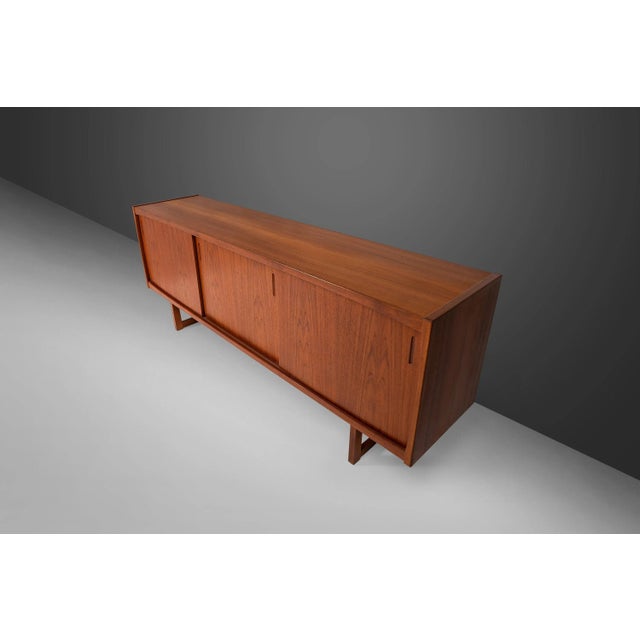 1960s Danish Modern Credenza in Teak After Arne Vodder with Finished Back, circa 1960s For Sale - Image 5 of 11