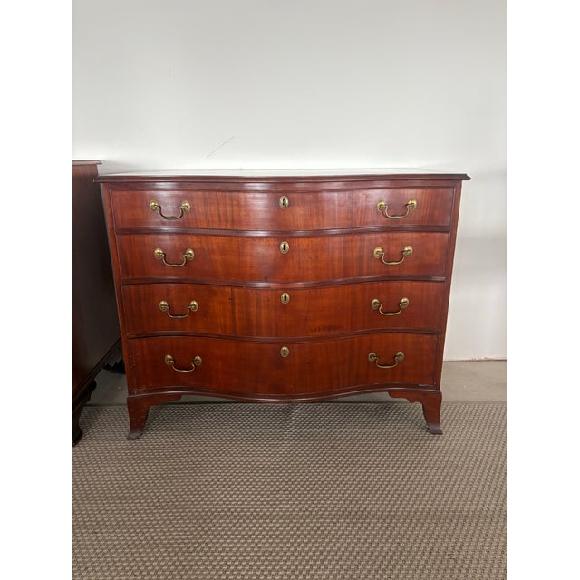 Matched Pair of Georgian Mahogany Serpentine Chests, One Signed Joseph Rawson of Providence, Circa 1790-1810 For Sale - Image 4 of 12