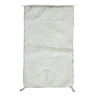 Small Solid Moroccan Rug - 5.2 X 3.1 Ft For Sale