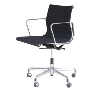 Desk Chair Model EA118 in Chrome Base with Black Hopsack Upholstery and Aluminium Armrests by Charles & Ray Eames for Vitra, Germany, 2000s For Sale