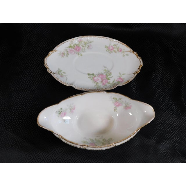 1960s 1960s Haviland Gerard, Dufraisseix & Abbot Gravy Boat and Underplate For Sale - Image 5 of 8