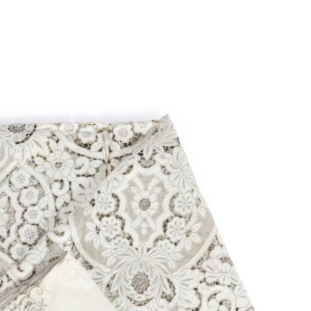 Tablecloth with 12 Napkins, Set of 13 For Sale - Image 4 of 6