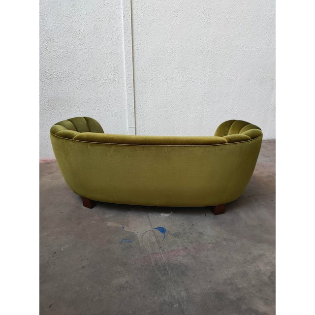 Mid-Century Scandinavian Velvet Banana Sofa, 1980 For Sale - Image 4 of 12